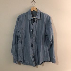 Men’s casual button up shirt